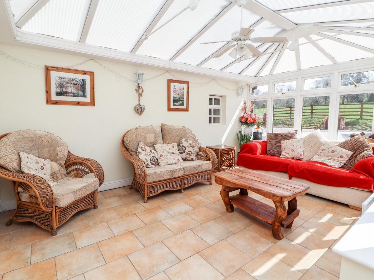 Nant Y Celyn Villa รูธิน ภายนอก รูปภาพ